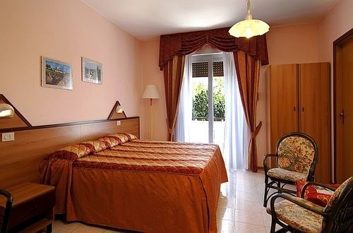 Hotel Righetto Fronte Mare 3*