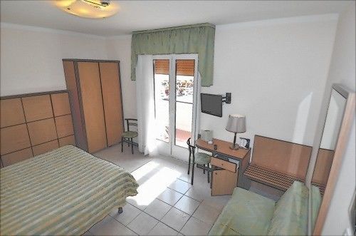 Hotel Righetto Fronte Mare 3*